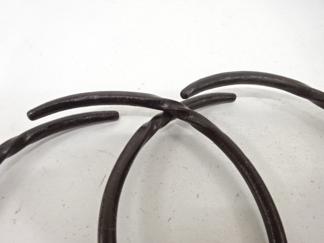  釜師　高木治良兵衛造　鉄丸捩　大鐶